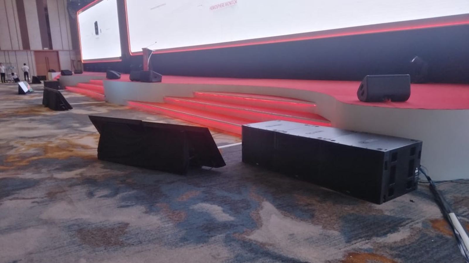 Line array and stage edge